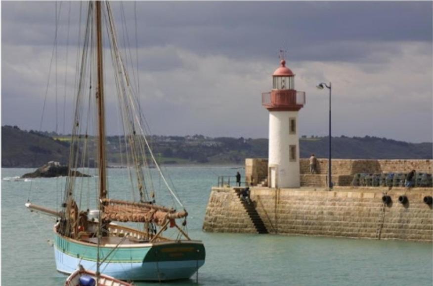 Appartement Bretagne Vue Mer Exceptionnelle Sur Les Hauts D'Erquy Au Calme ! Et Au Pied Du Gr34 エクステリア 写真