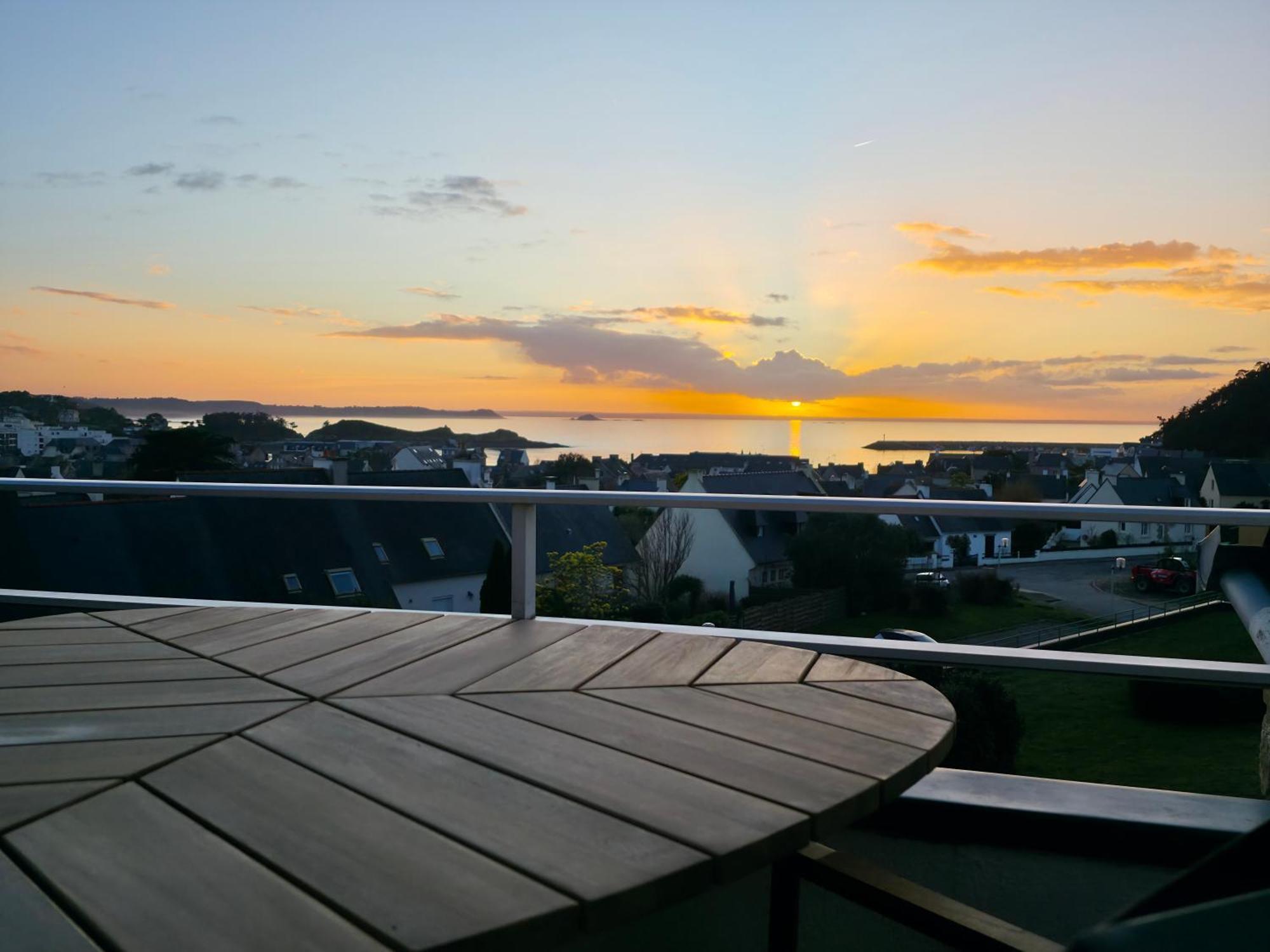 Appartement Bretagne Vue Mer Exceptionnelle Sur Les Hauts D'Erquy Au Calme ! Et Au Pied Du Gr34 エクステリア 写真